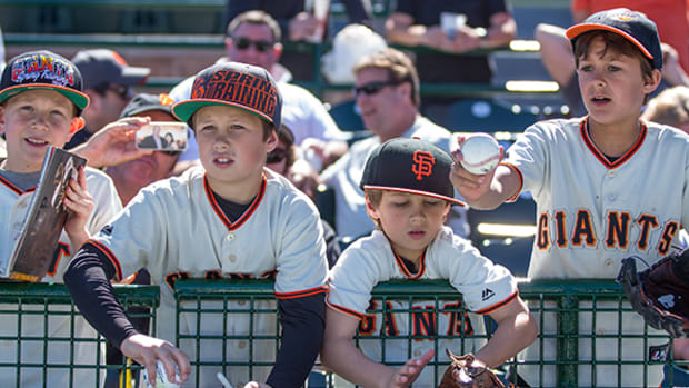How to Get an Autograph or Ball at a Spring Training Game